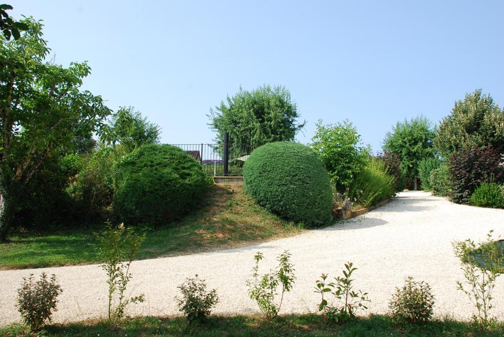 Village De Gites Le Chatenet Thonac Esterno foto
